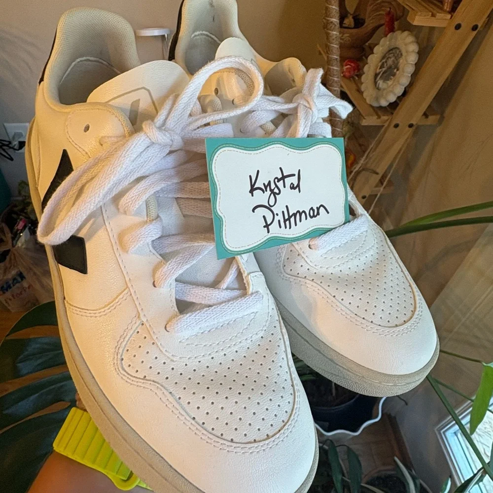 Veja V-10 Sneakers - Picture 2 of 7